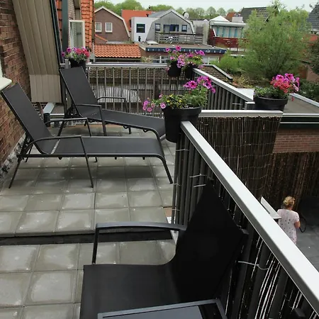 Holiday home Holiday Bij Neeltje *