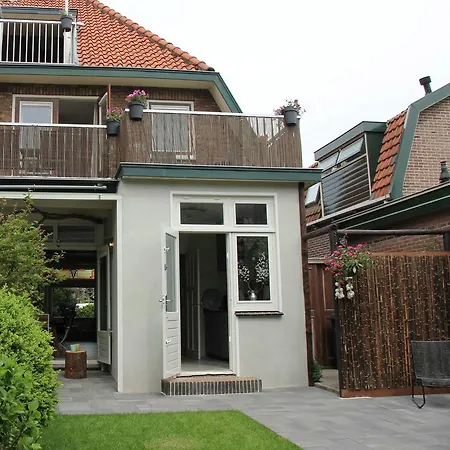 Holiday home Holiday Bij Neeltje